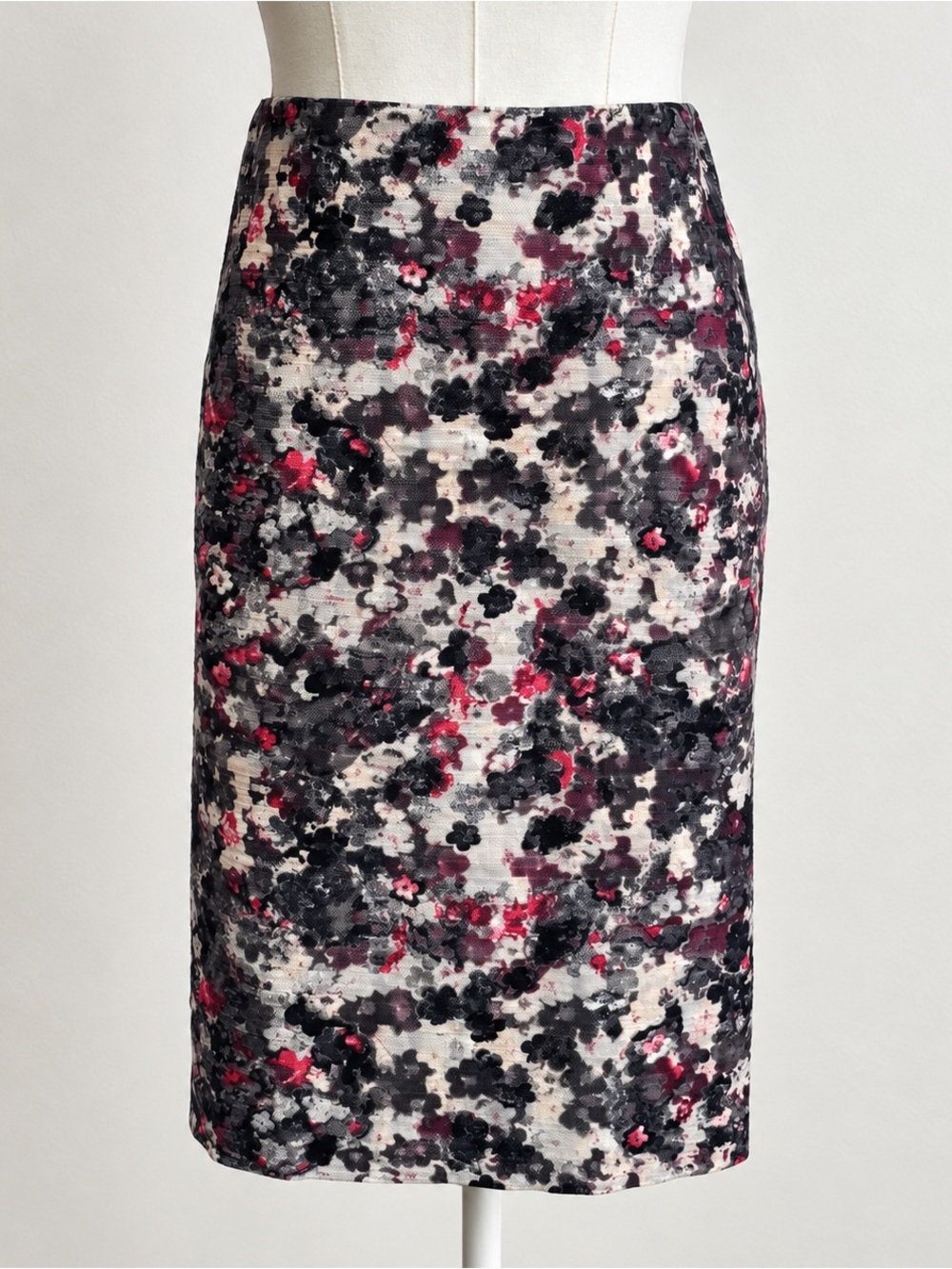 Talbots Petites 10P Black Pink Floral Cotton Stretch Pencil Skirt